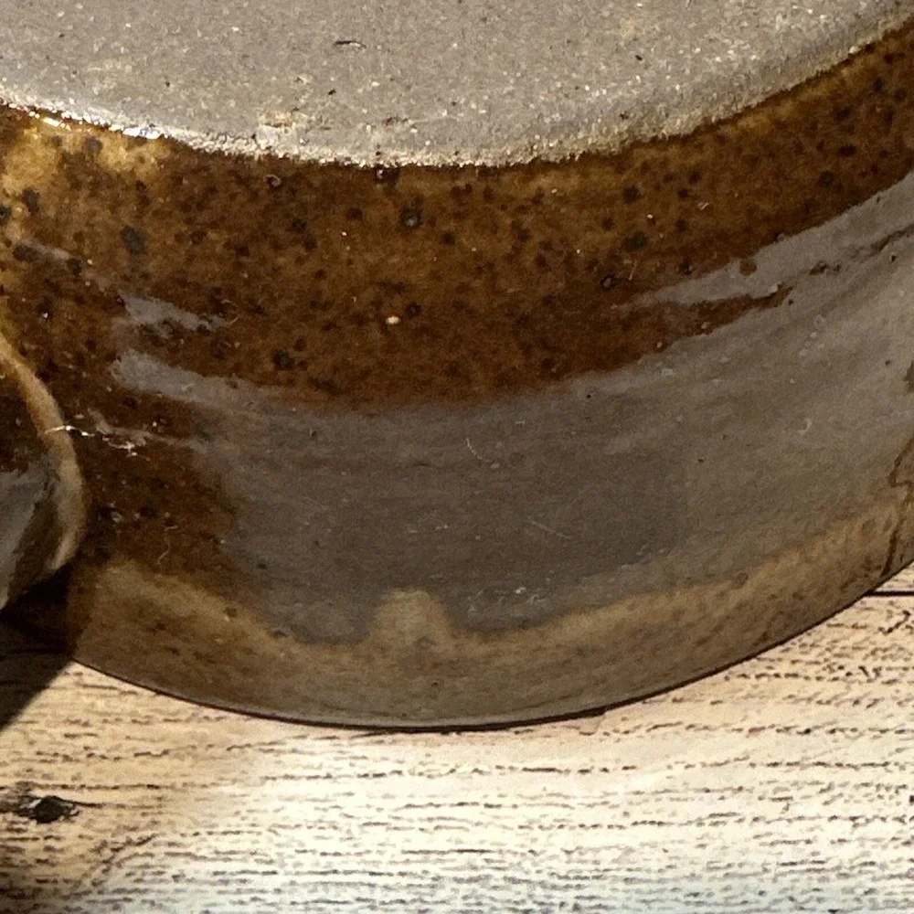 Pottery Crock w/‎ Handle & Vented Lid 5x4